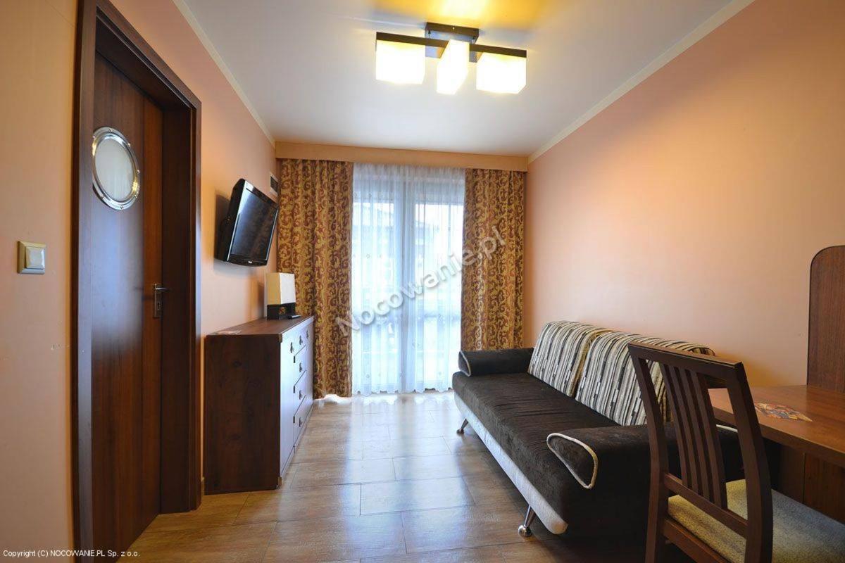 Dom Goscinny Zlota Rybka Dziwnów Extérieur photo