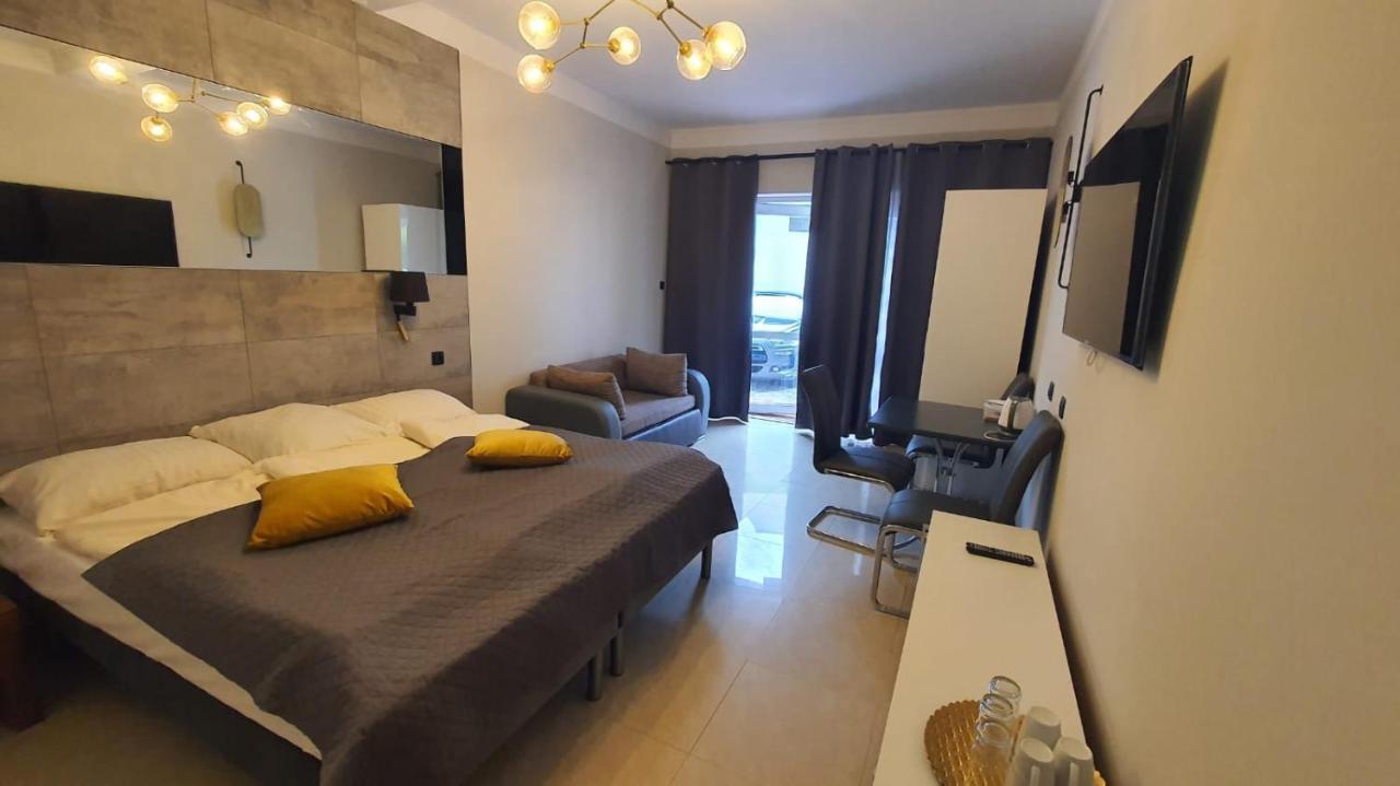 Dom Goscinny Zlota Rybka Dziwnów Extérieur photo